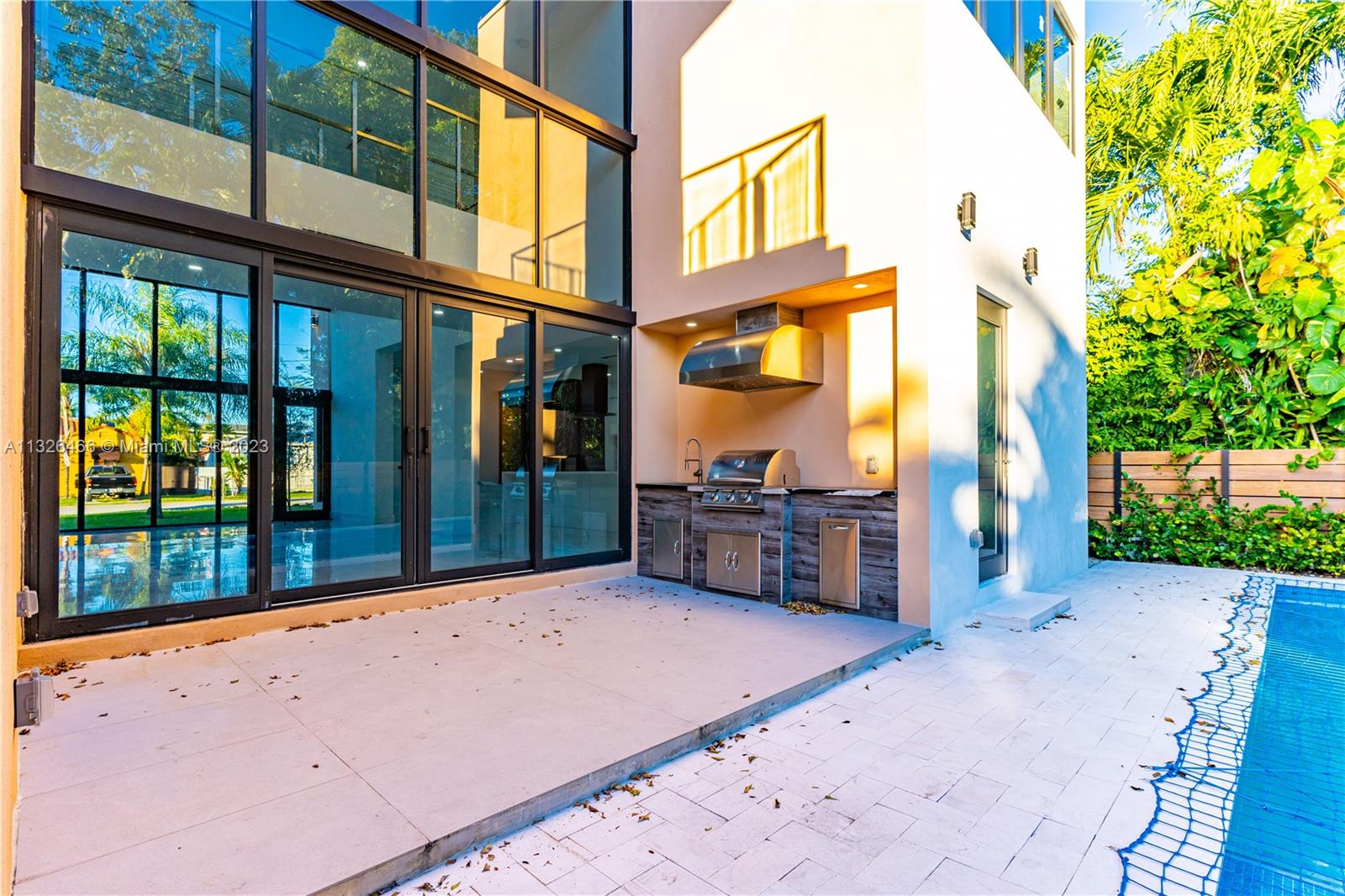 EUGENIA GROVES PARK - Residential