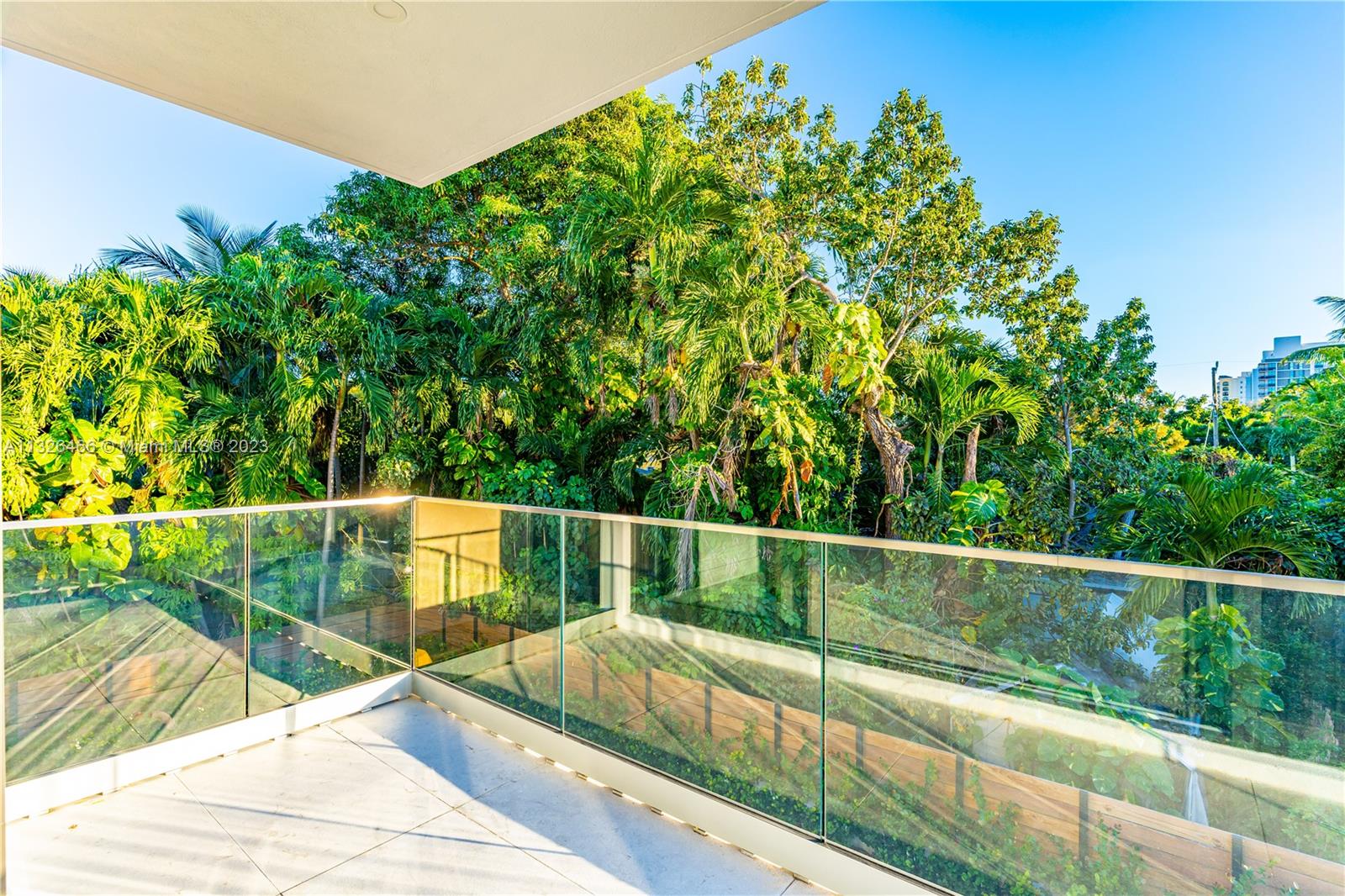 EUGENIA GROVES PARK - Residential