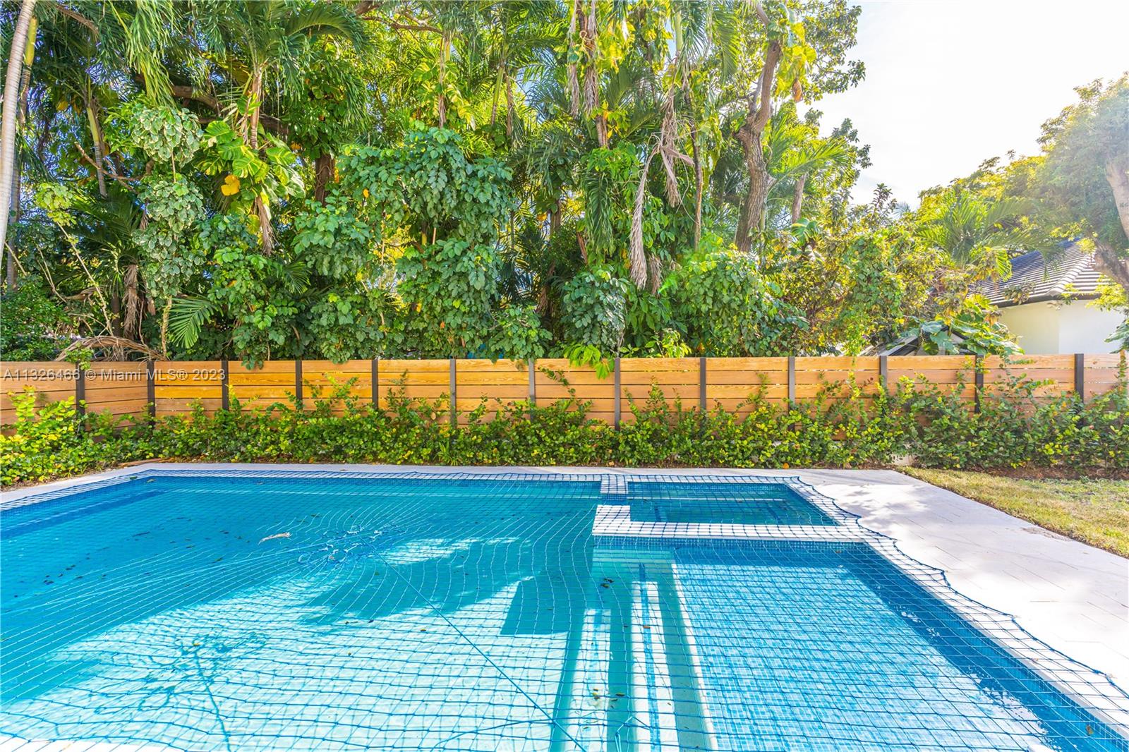 EUGENIA GROVES PARK - Residential