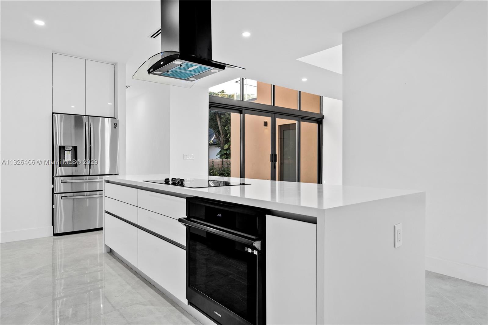 EUGENIA GROVES PARK - Residential