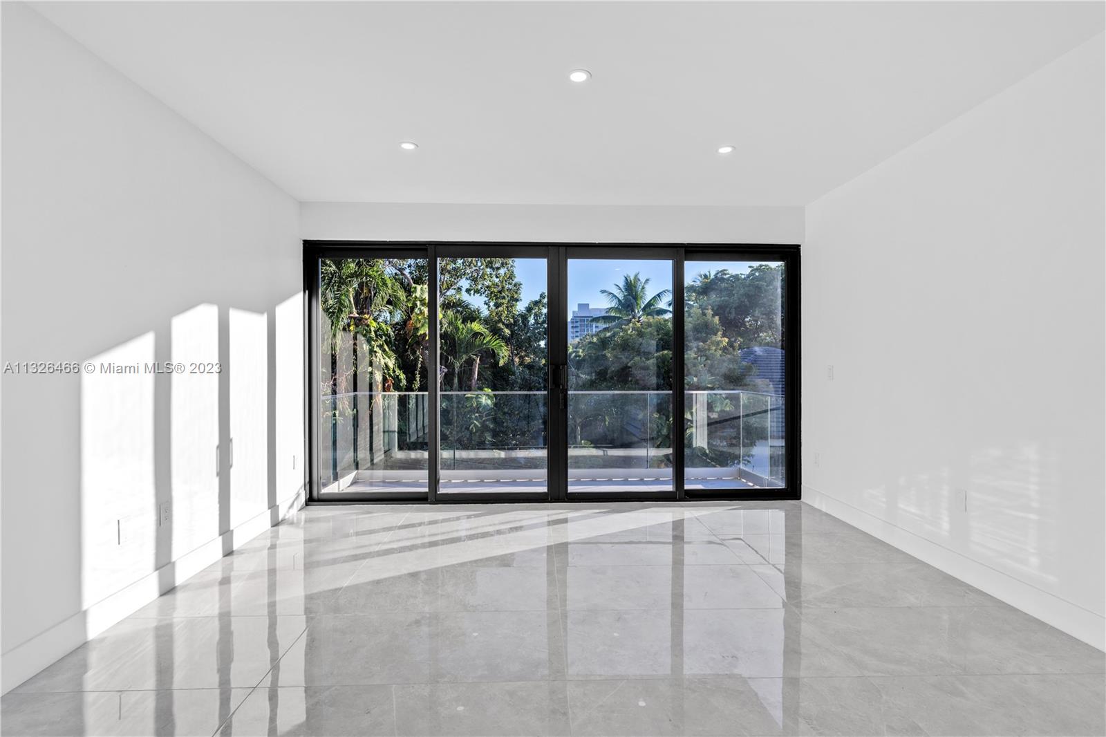 EUGENIA GROVES PARK - Residential