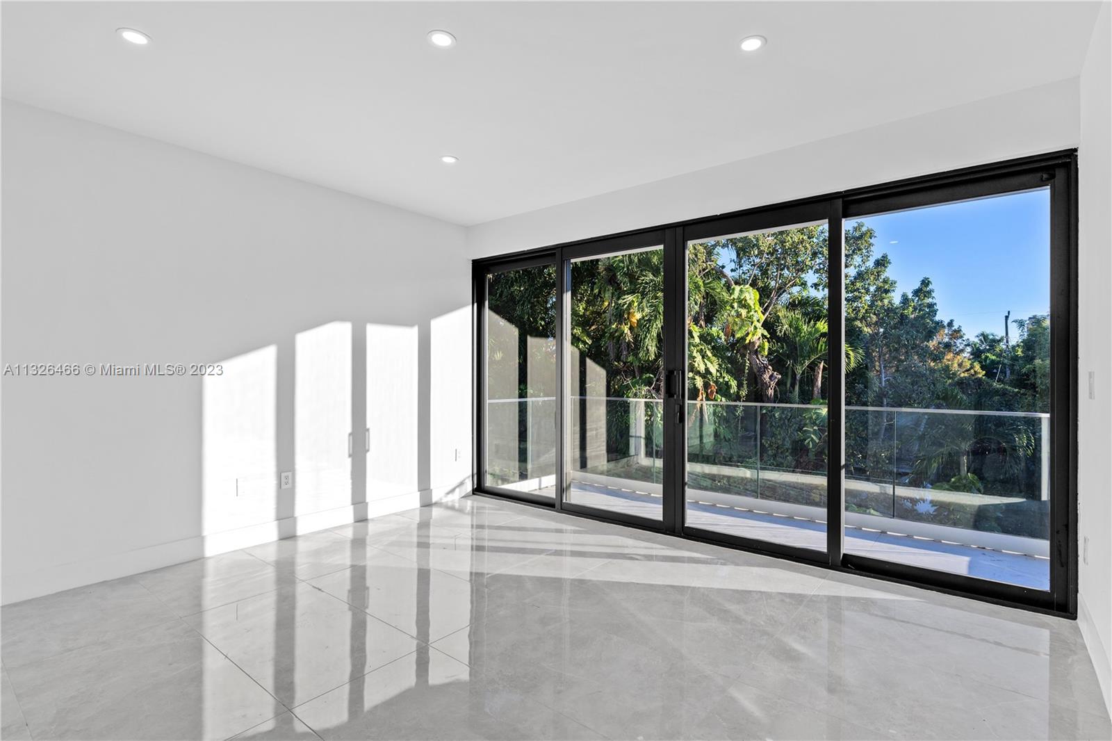 EUGENIA GROVES PARK - Residential