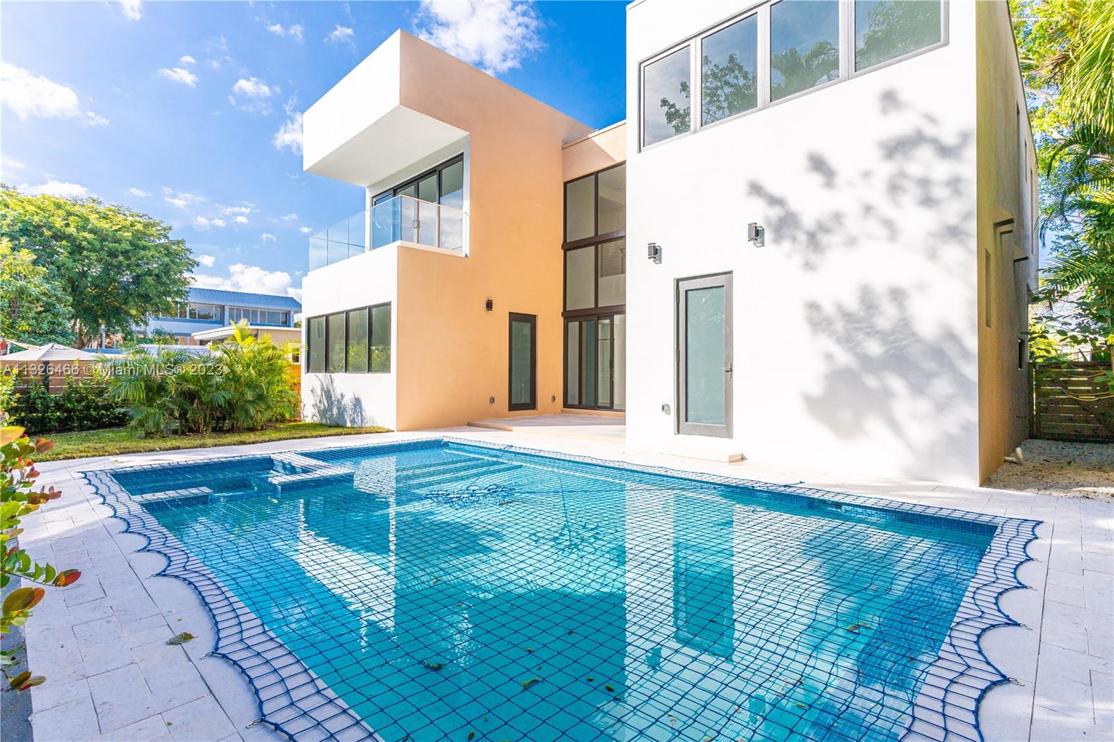 EUGENIA GROVES PARK - Residential