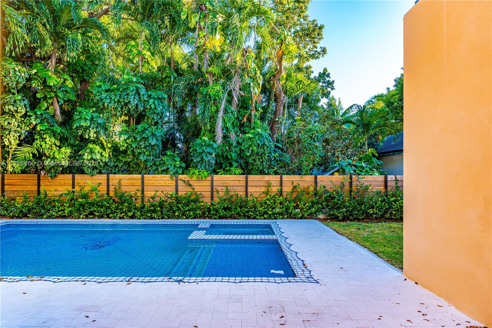 EUGENIA GROVES PARK - Residential