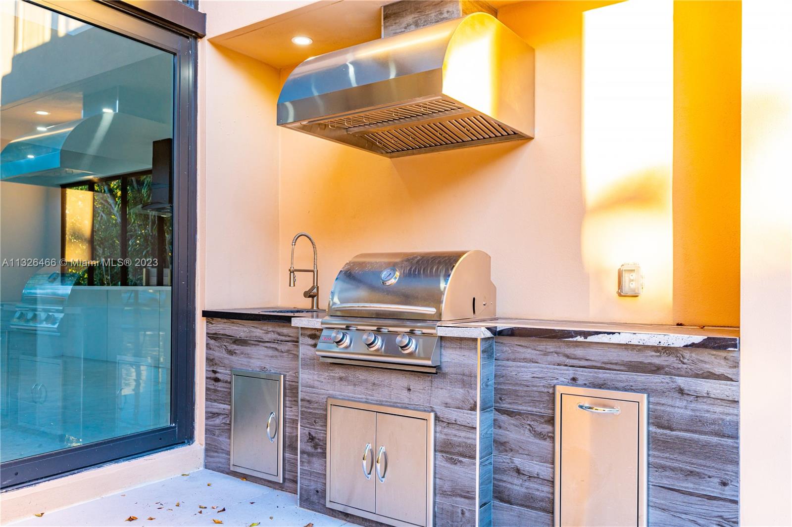 EUGENIA GROVES PARK - Residential