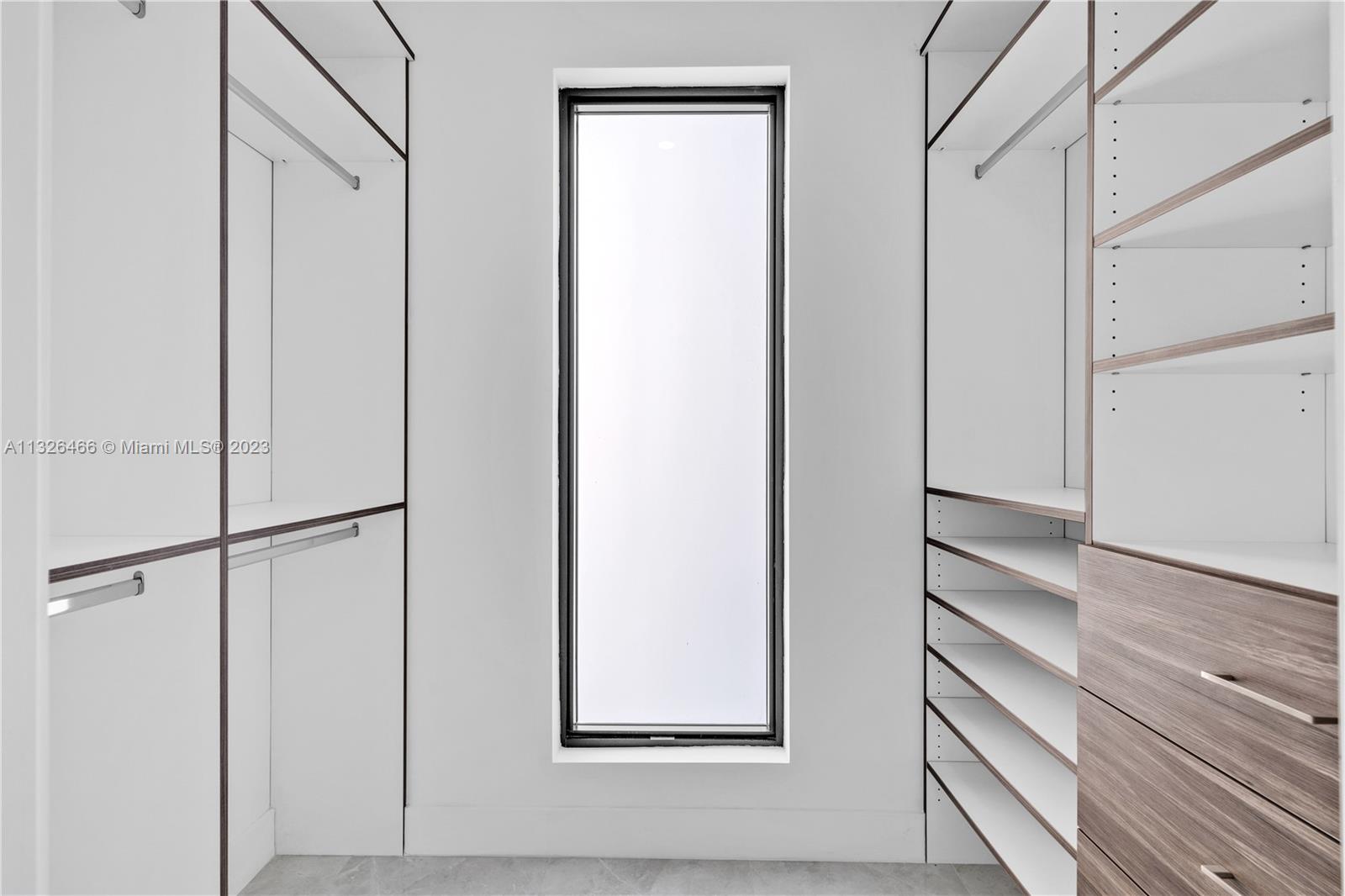 EUGENIA GROVES PARK - Residential