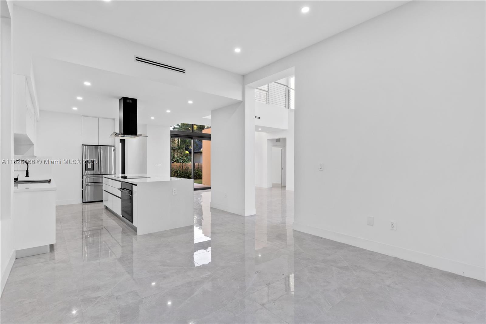 EUGENIA GROVES PARK - Residential