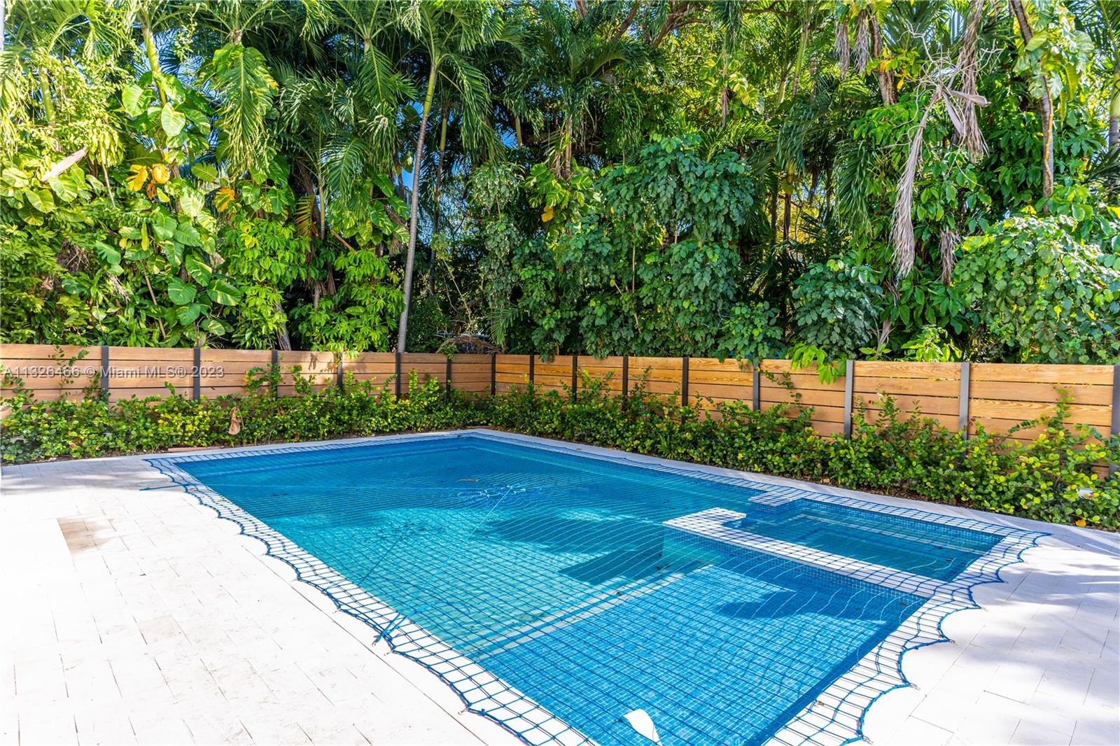 EUGENIA GROVES PARK - Residential