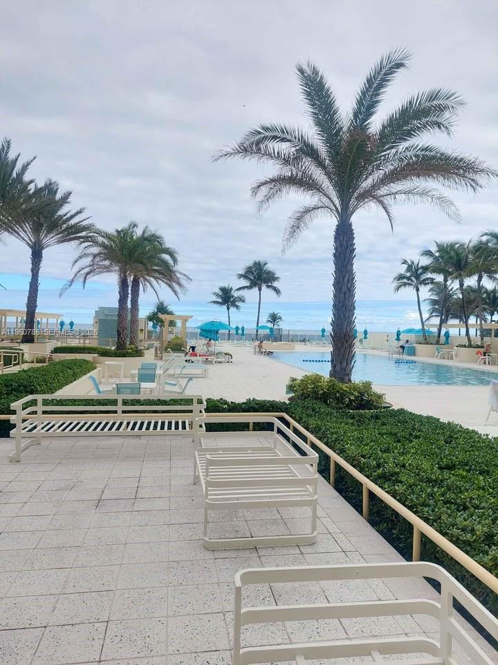 WAVE CONDO - Residential