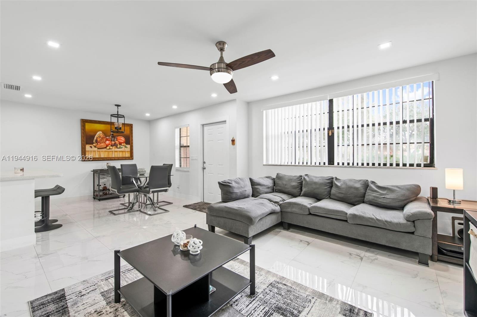 COUNTRY PARK CONDO - Residential