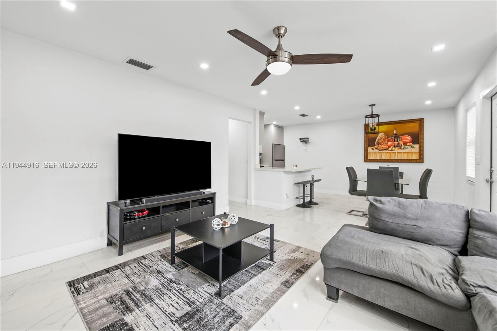 COUNTRY PARK CONDO - Residential