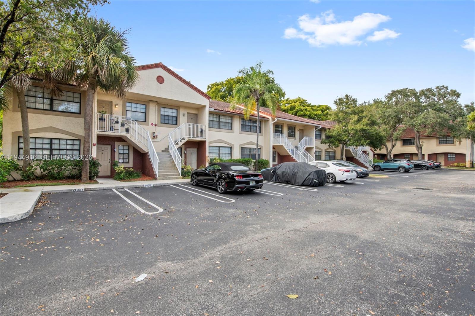 COUNTRY PARK CONDO - Residential