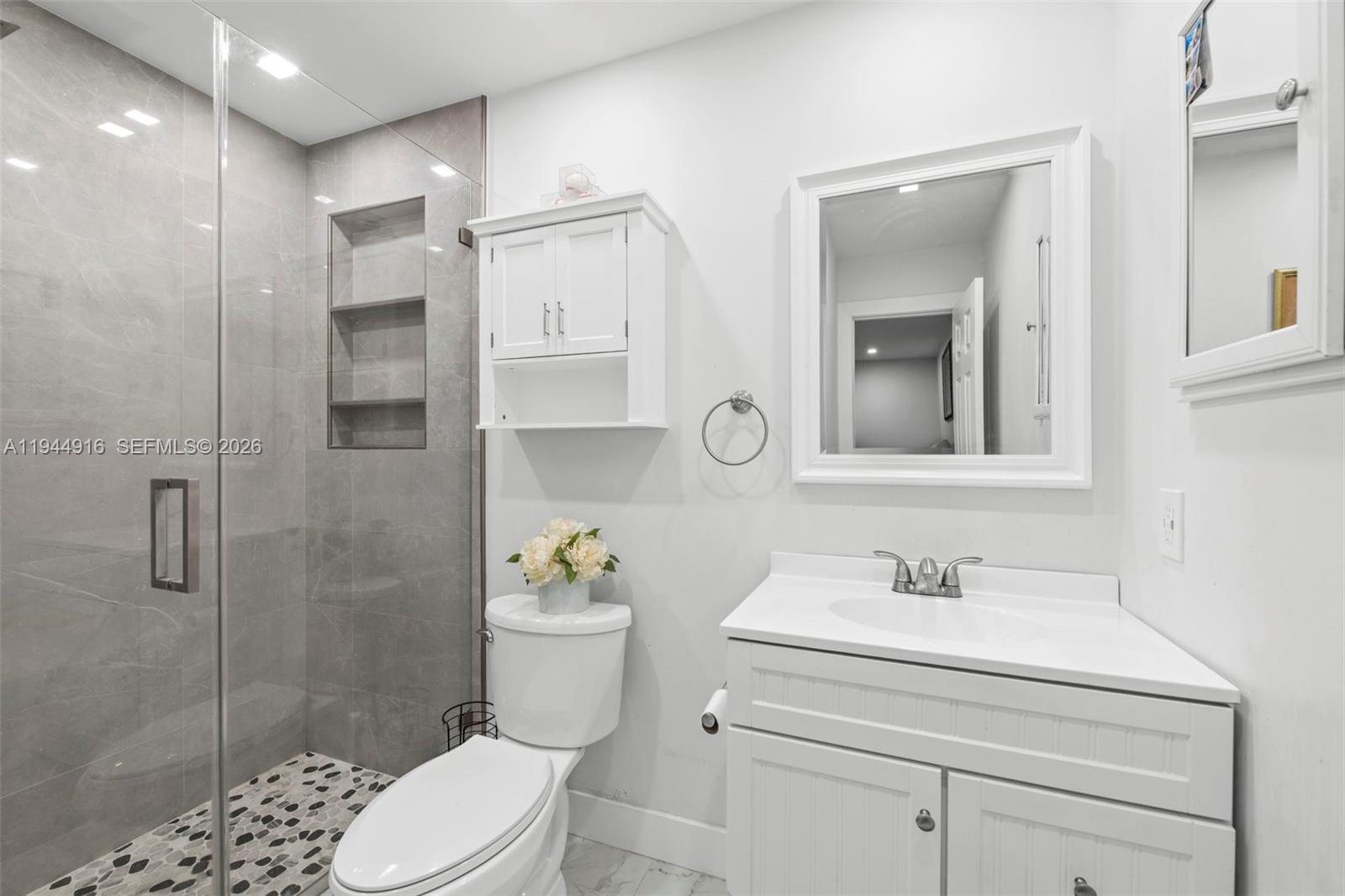 COUNTRY PARK CONDO - Residential