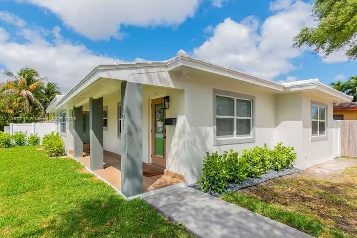 Experience comfort and style in this spacious Victoria Park villa, perfect for business travelers, couples, or groups. This modern unit offers ample seating, a fully equipped kitchen with stainless steel appliances, and two cozy bedrooms, including a master suite with a walk-in shower. Enjoy the shared backyard with a patio and firepit. Located minutes from Las Olas Beach and major attractions, this villa is part of a duplex, ideal for larger groups when rented with the adjacent unit.
