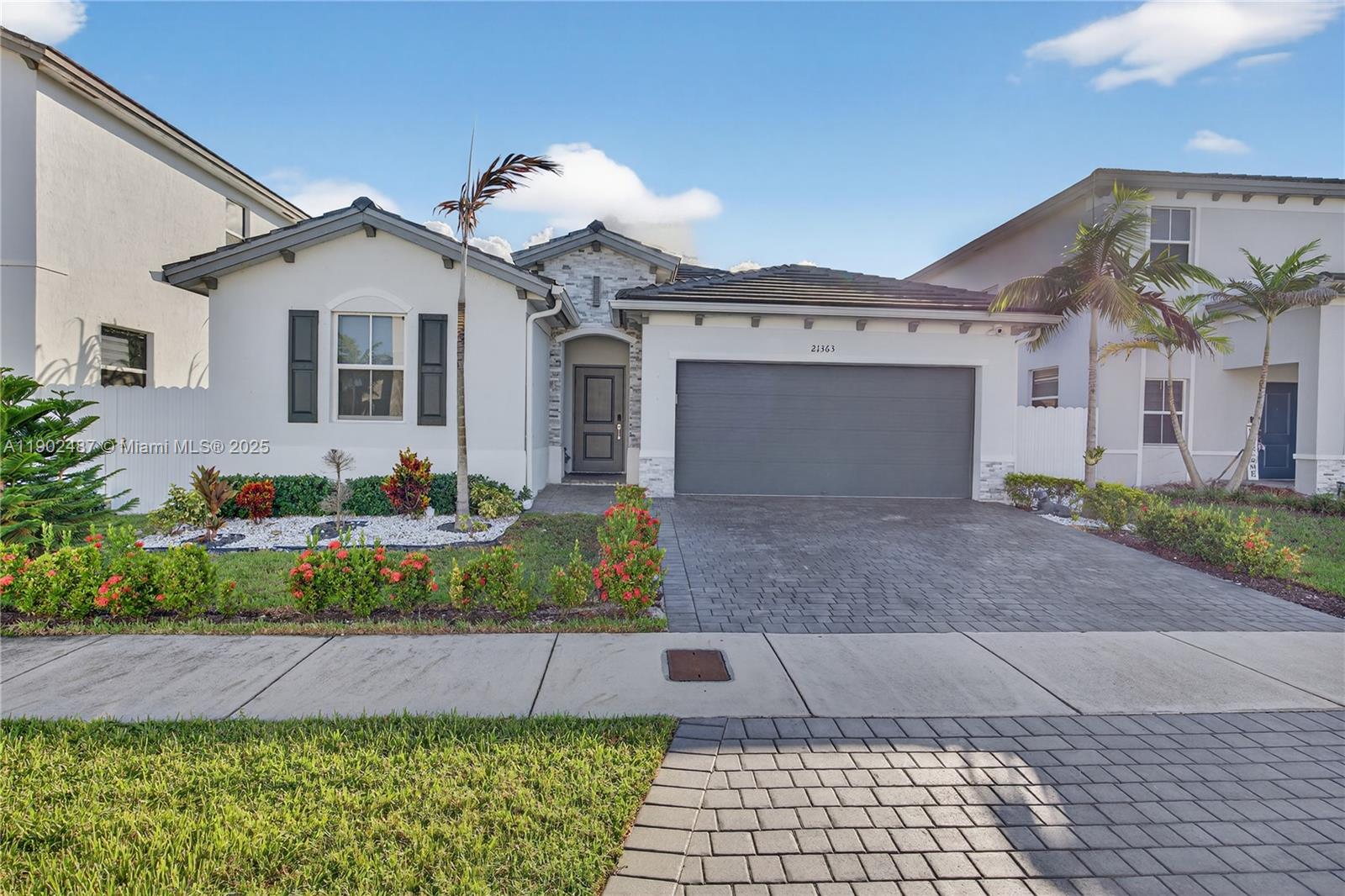 SIENA NORTH - Residential Lease