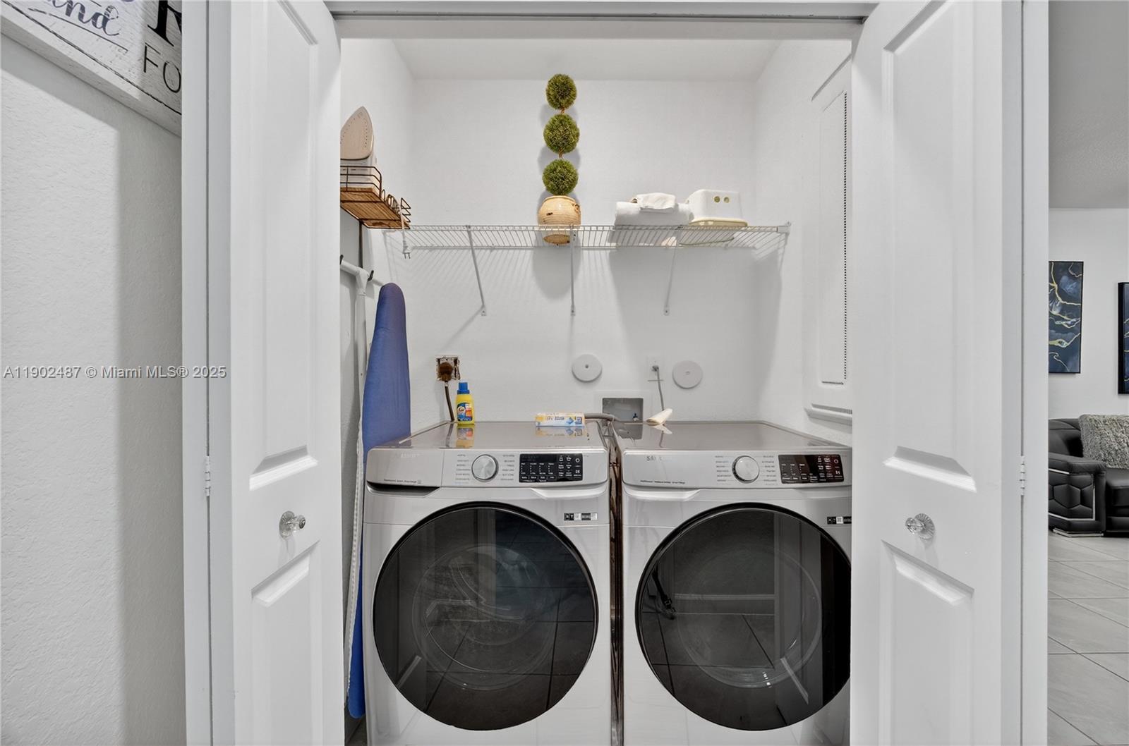 SIENA NORTH - Residential Lease