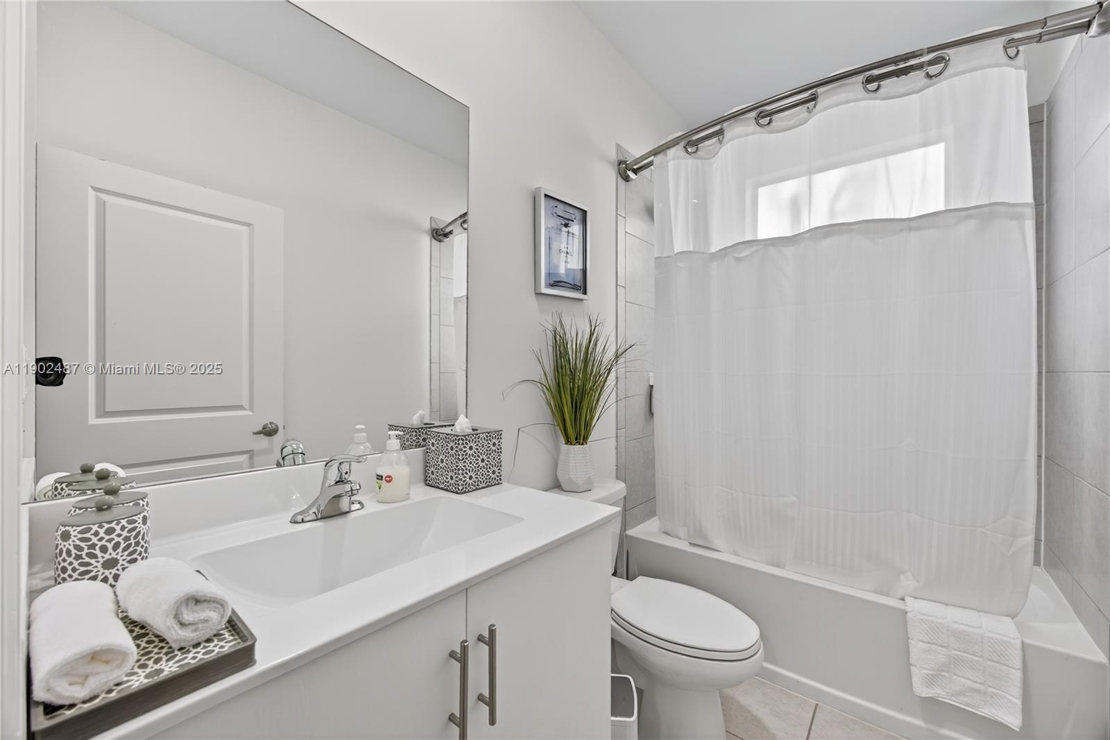 SIENA NORTH - Residential Lease