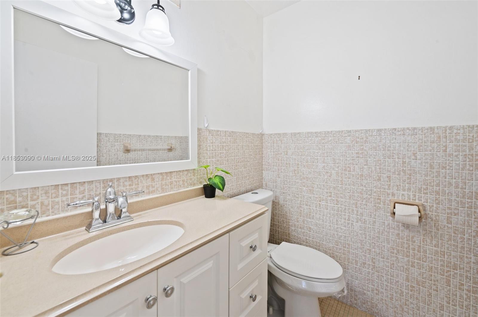 BEVERLY HILLS CONDO NUMBE - Residential Lease