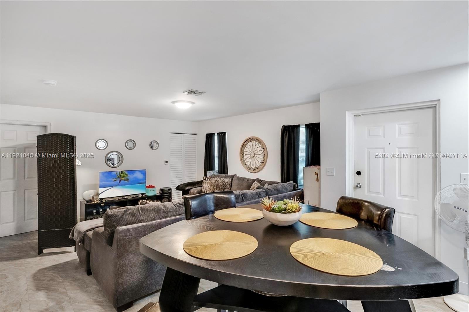 OCEAN PARK - Residential Lease