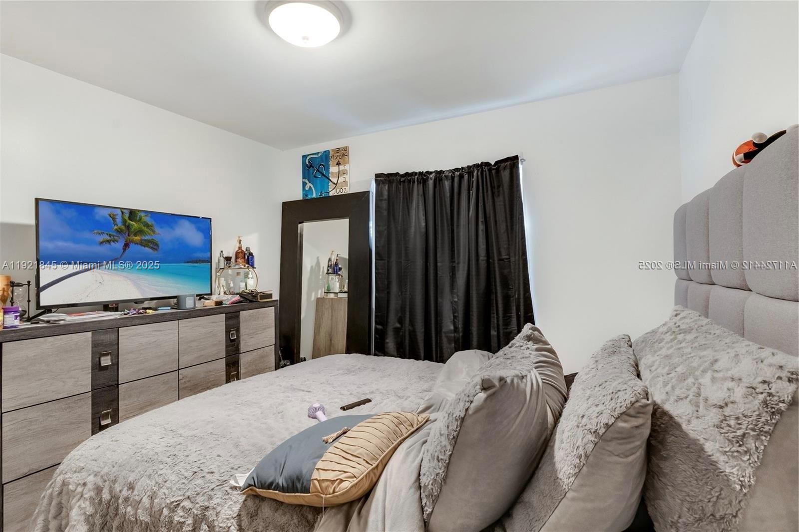 OCEAN PARK - Residential Lease