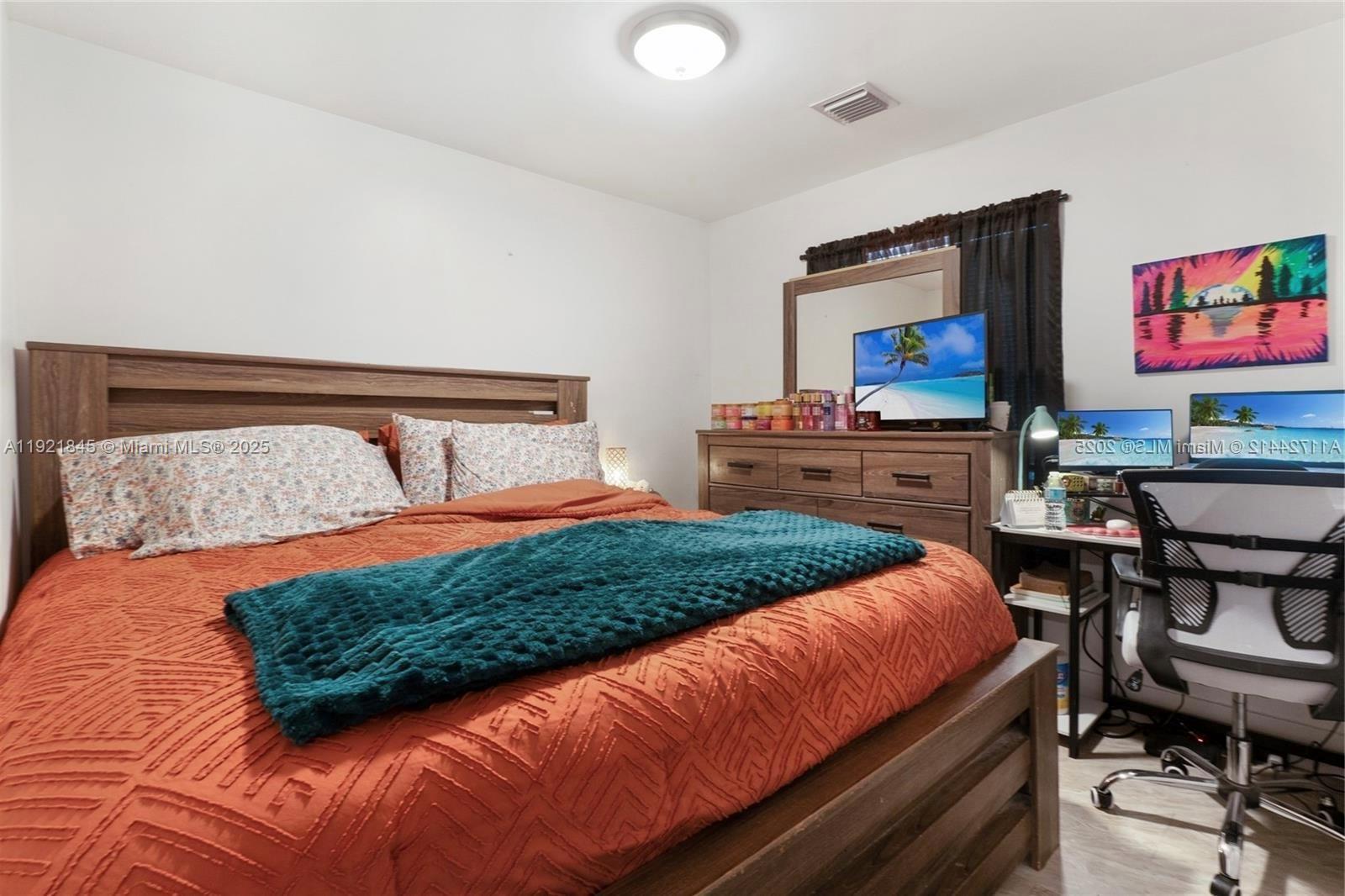 OCEAN PARK - Residential Lease