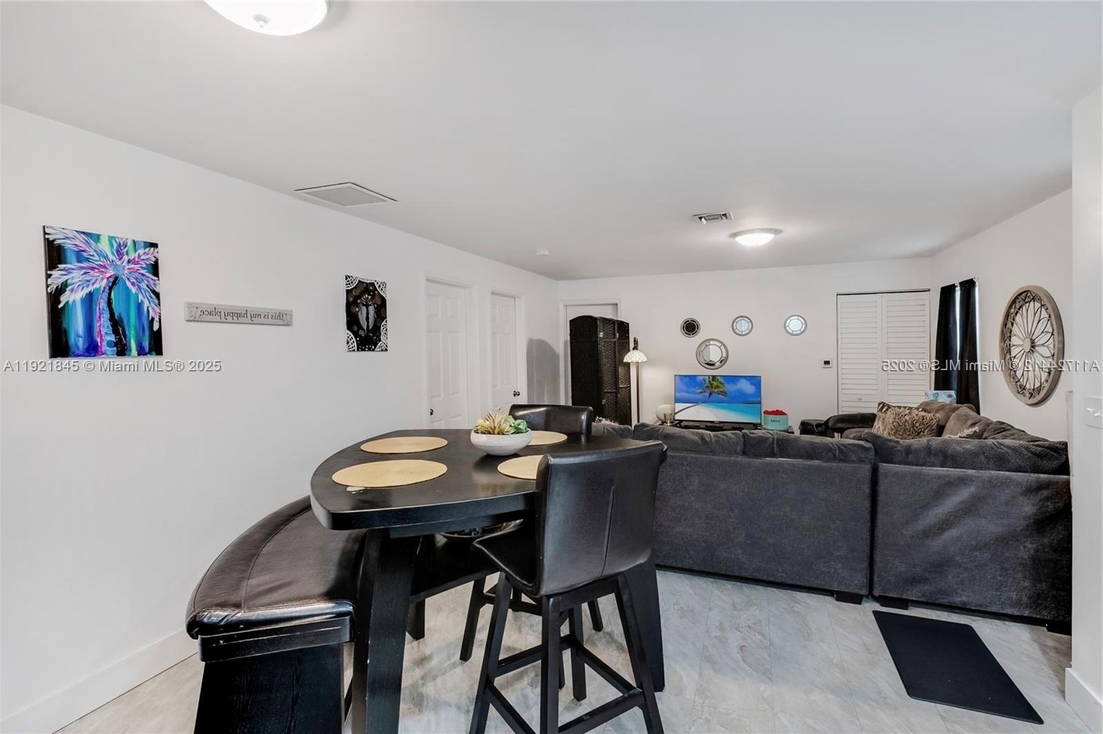 OCEAN PARK - Residential Lease