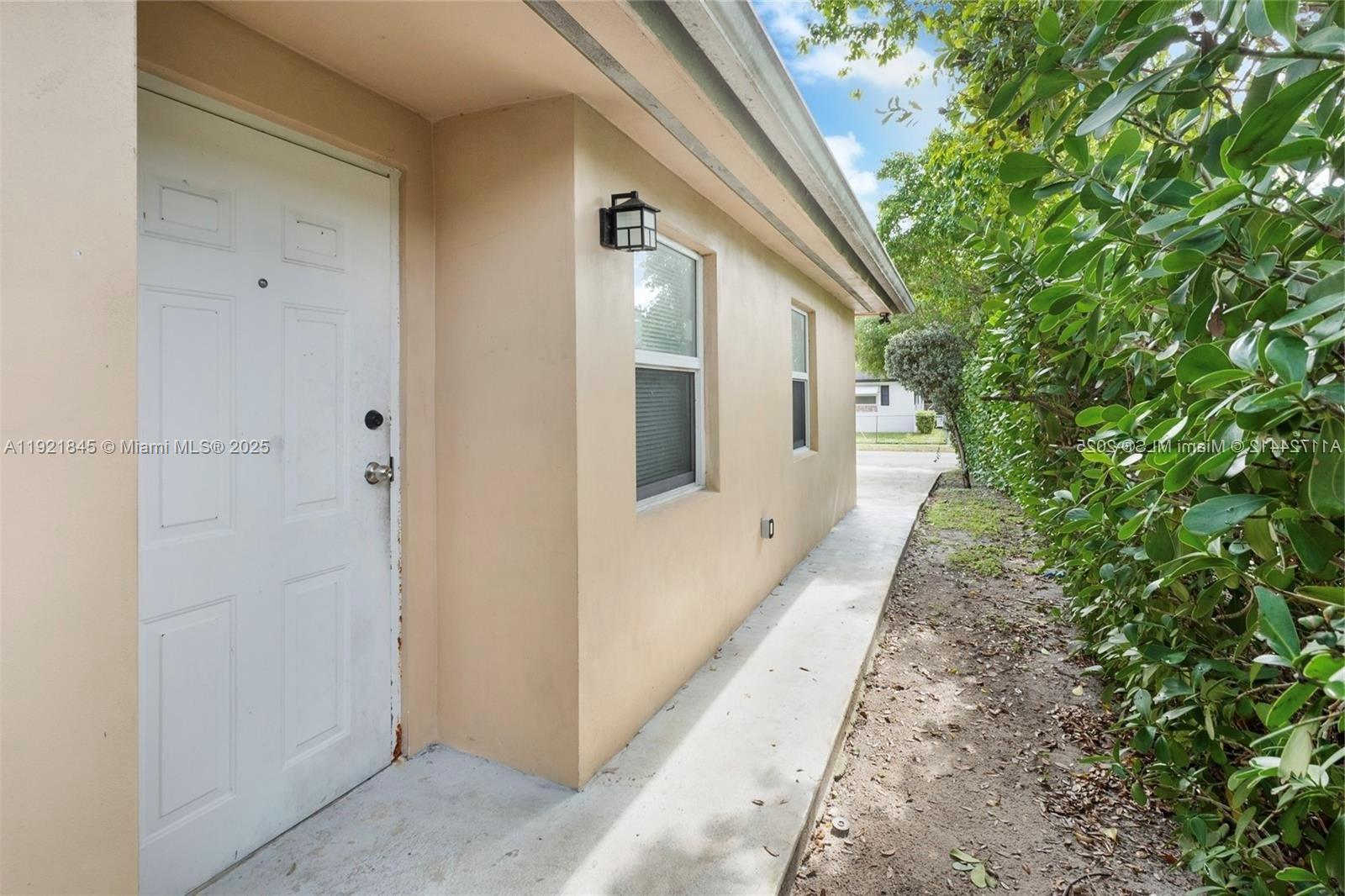 OCEAN PARK - Residential Lease