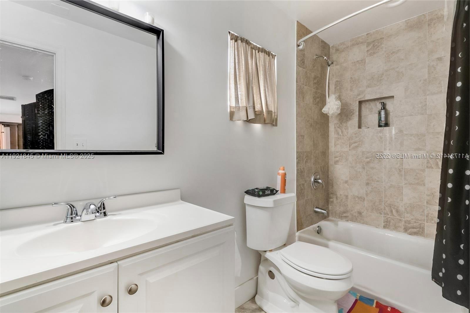 OCEAN PARK - Residential Lease