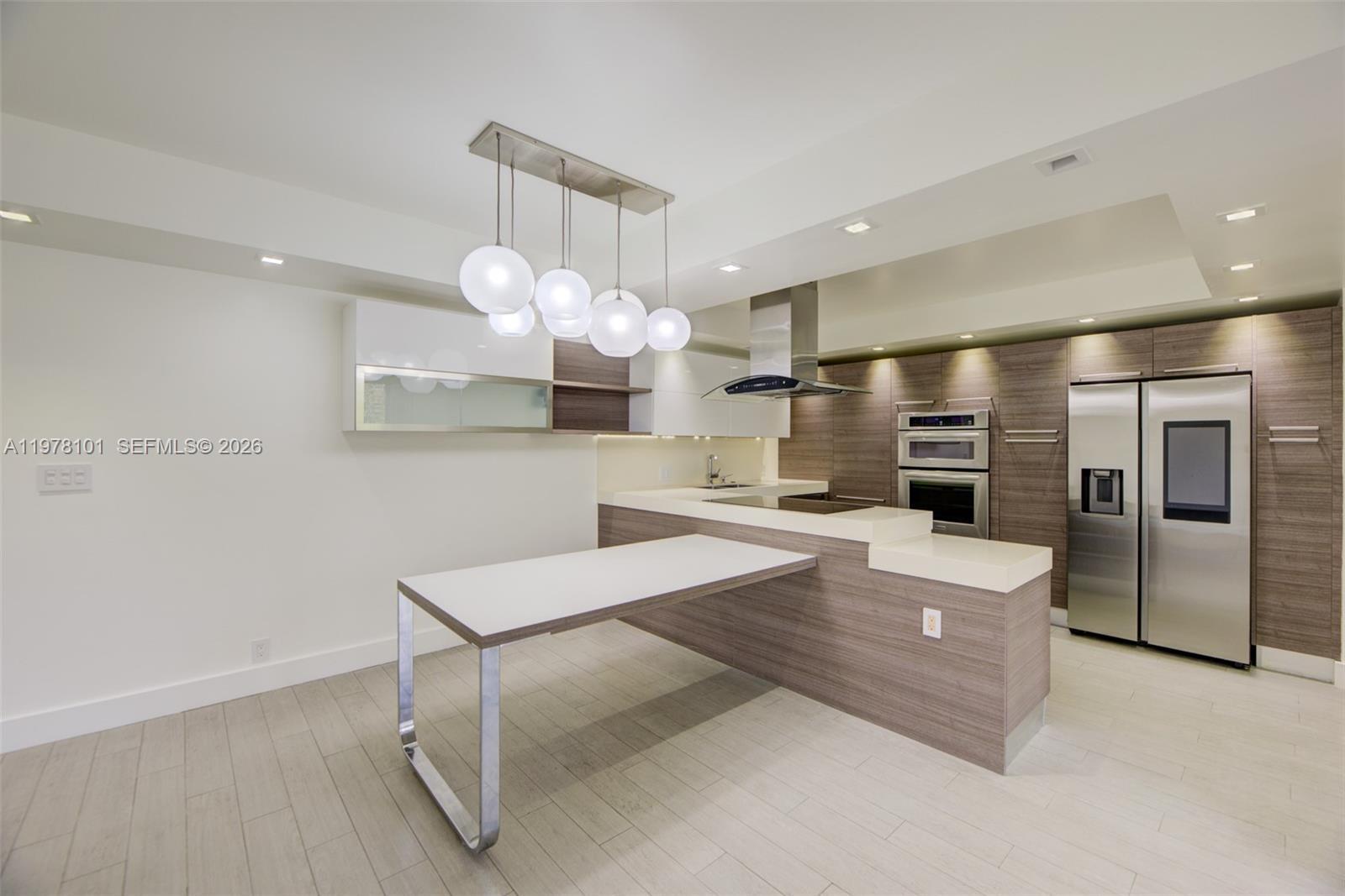 161 Crandon Blvd 324