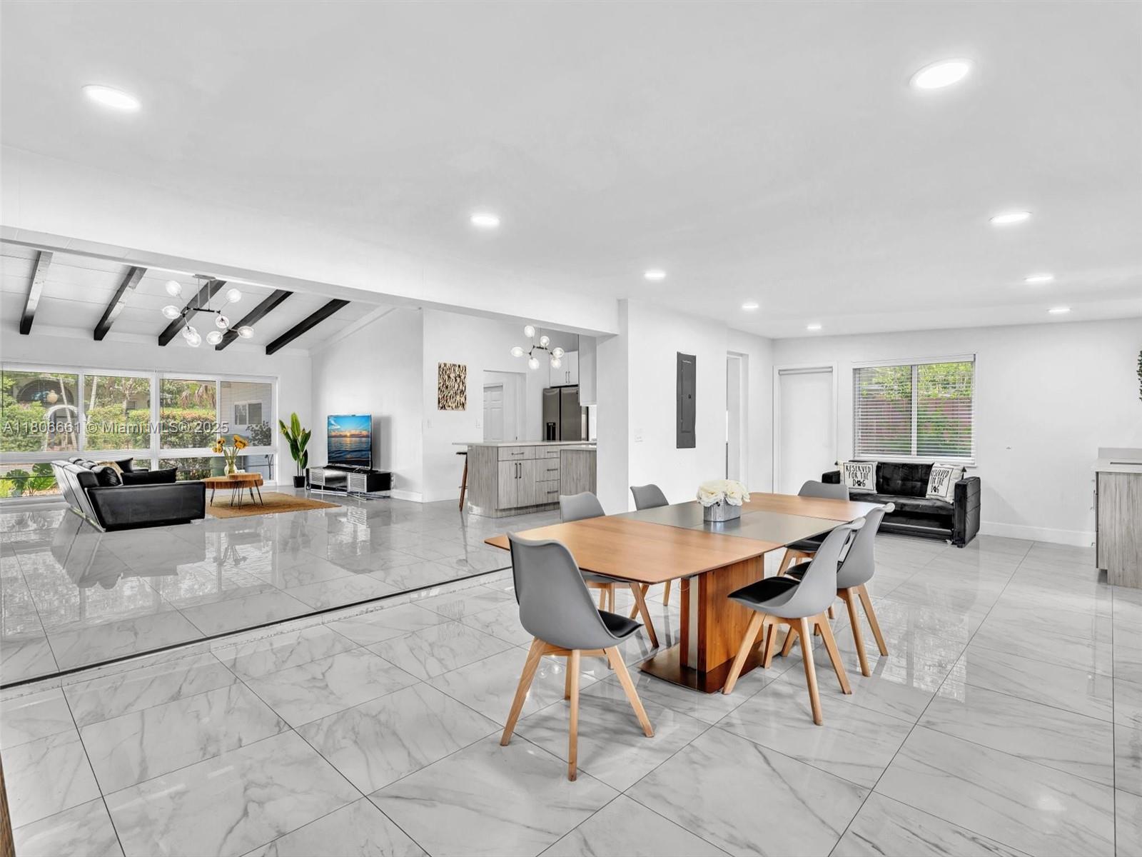 LAUDERDALE ISLES NO 2-BLK - Residential