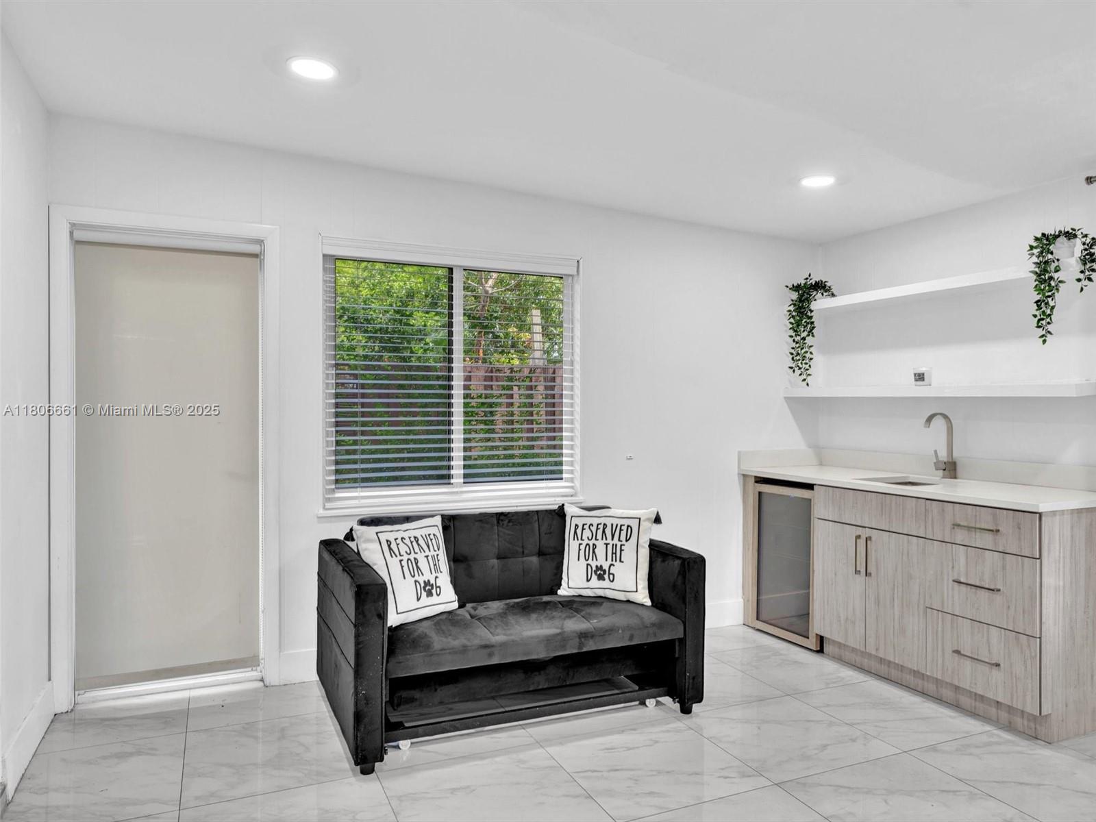 LAUDERDALE ISLES NO 2-BLK - Residential