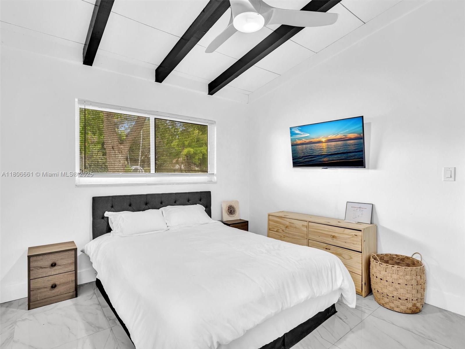 LAUDERDALE ISLES NO 2-BLK - Residential