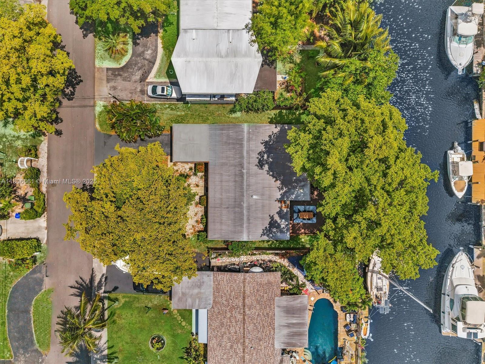LAUDERDALE ISLES NO 2-BLK - Residential