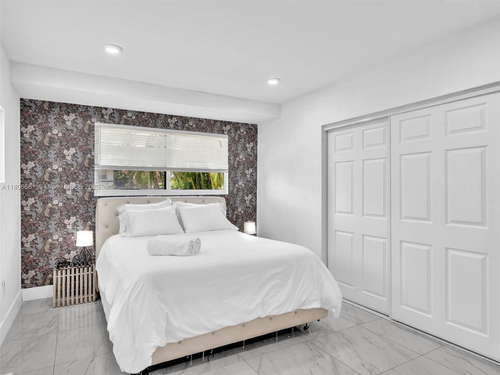 LAUDERDALE ISLES NO 2-BLK - Residential