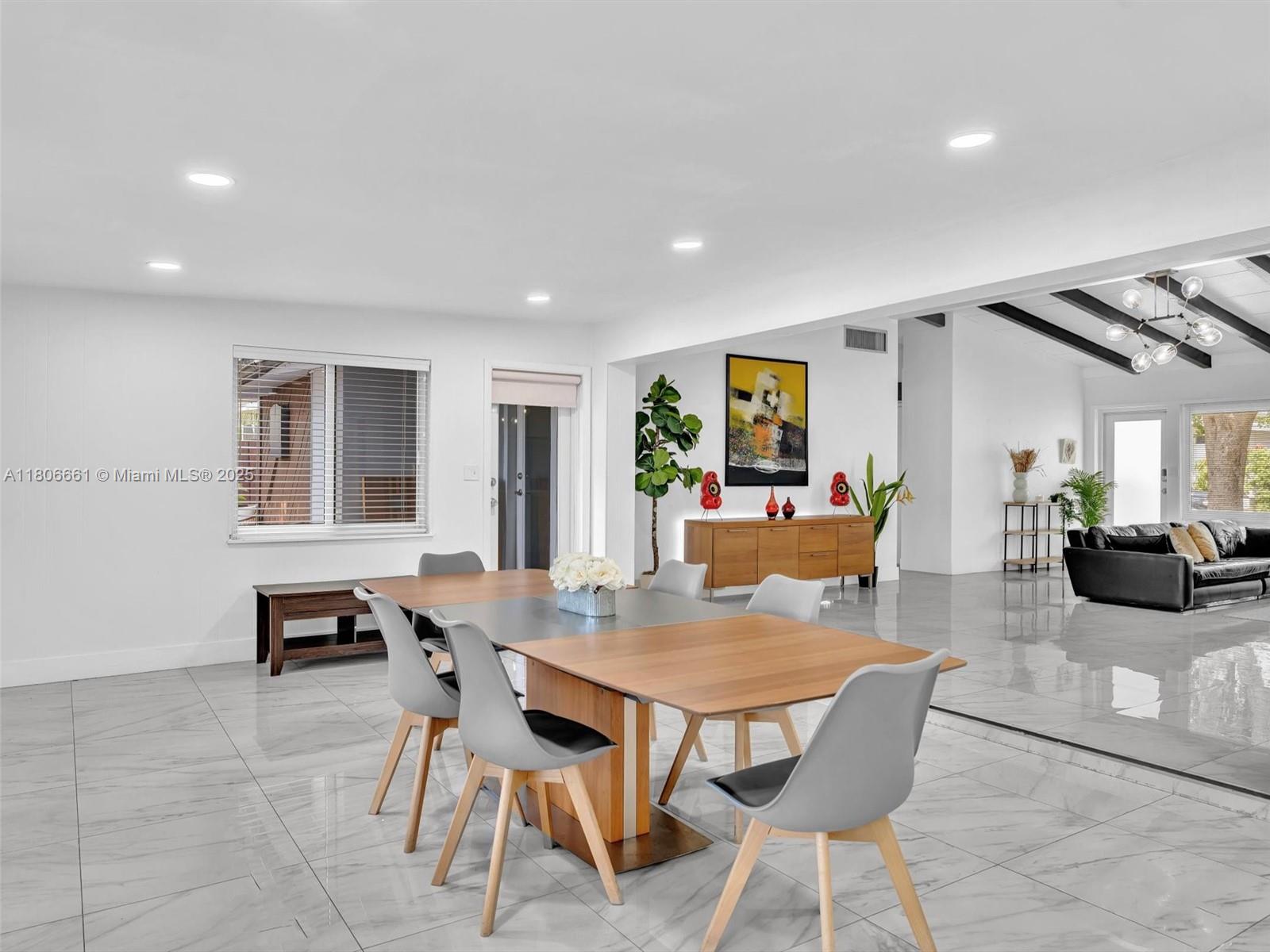 LAUDERDALE ISLES NO 2-BLK - Residential