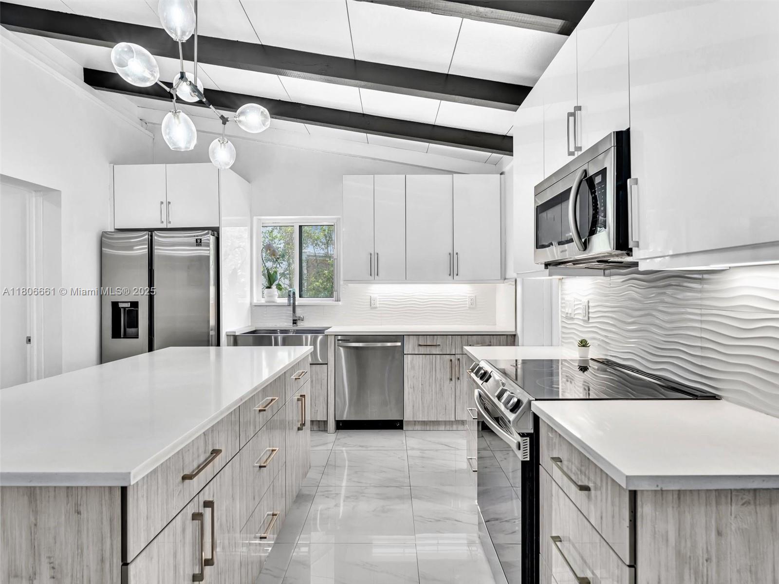 LAUDERDALE ISLES NO 2-BLK - Residential