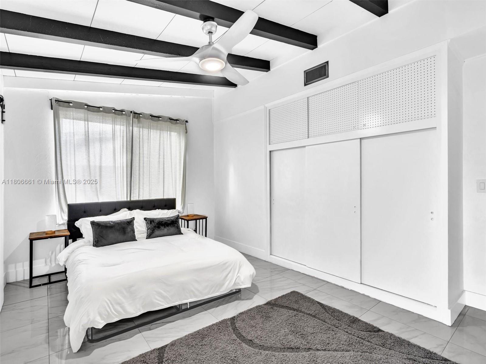 LAUDERDALE ISLES NO 2-BLK - Residential