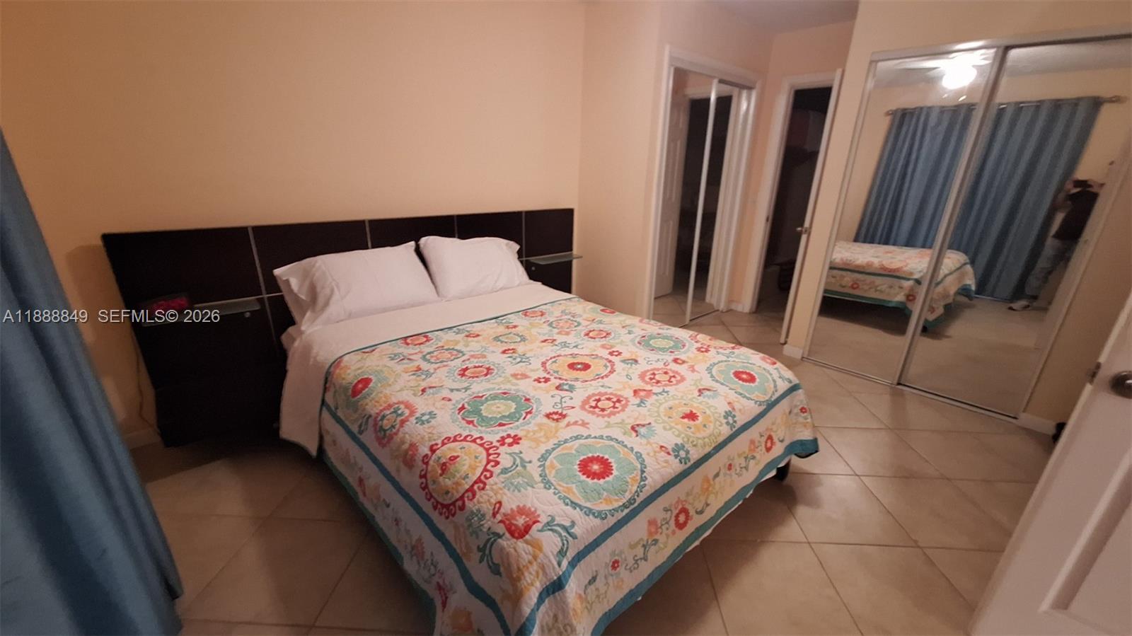 FIRST GULFSTREAM GARDEN - Residential