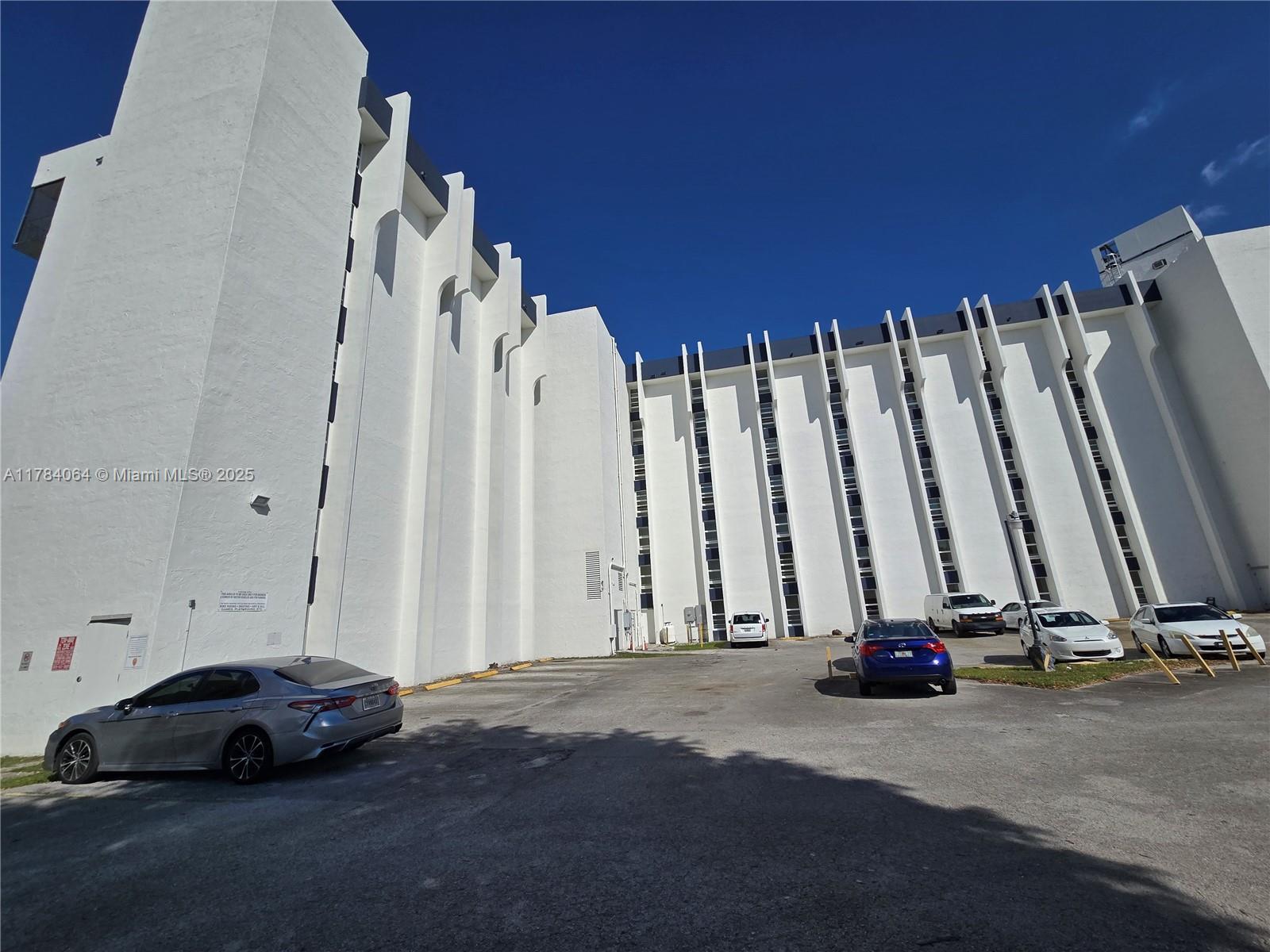 9682 Fontainebleau Blvd 410, Miami, Broward County, Florida - 2 Bedrooms  
2 Bathrooms - 