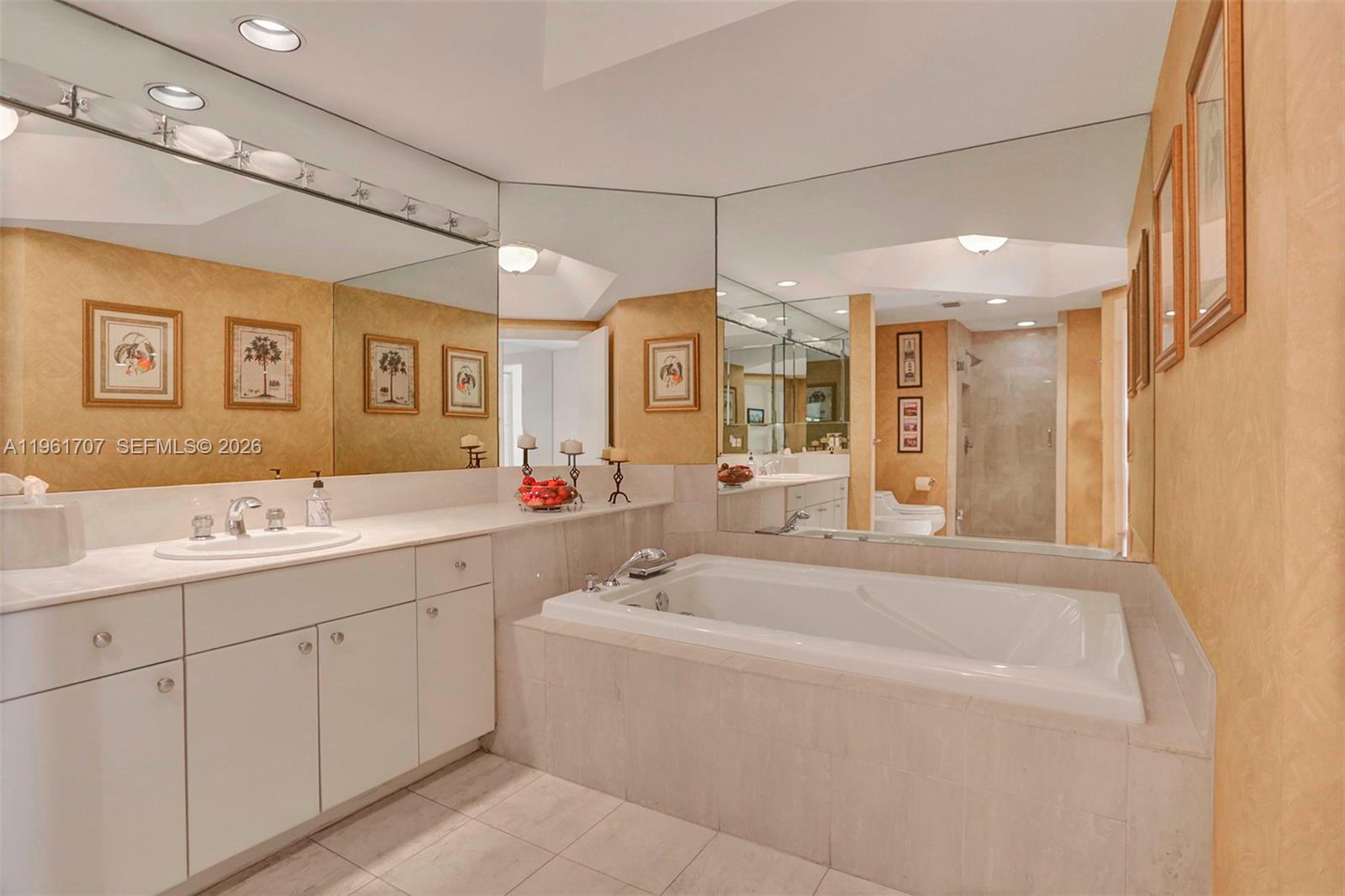 ¤2000 ISL BLVD WILLIAMS IS - Residential