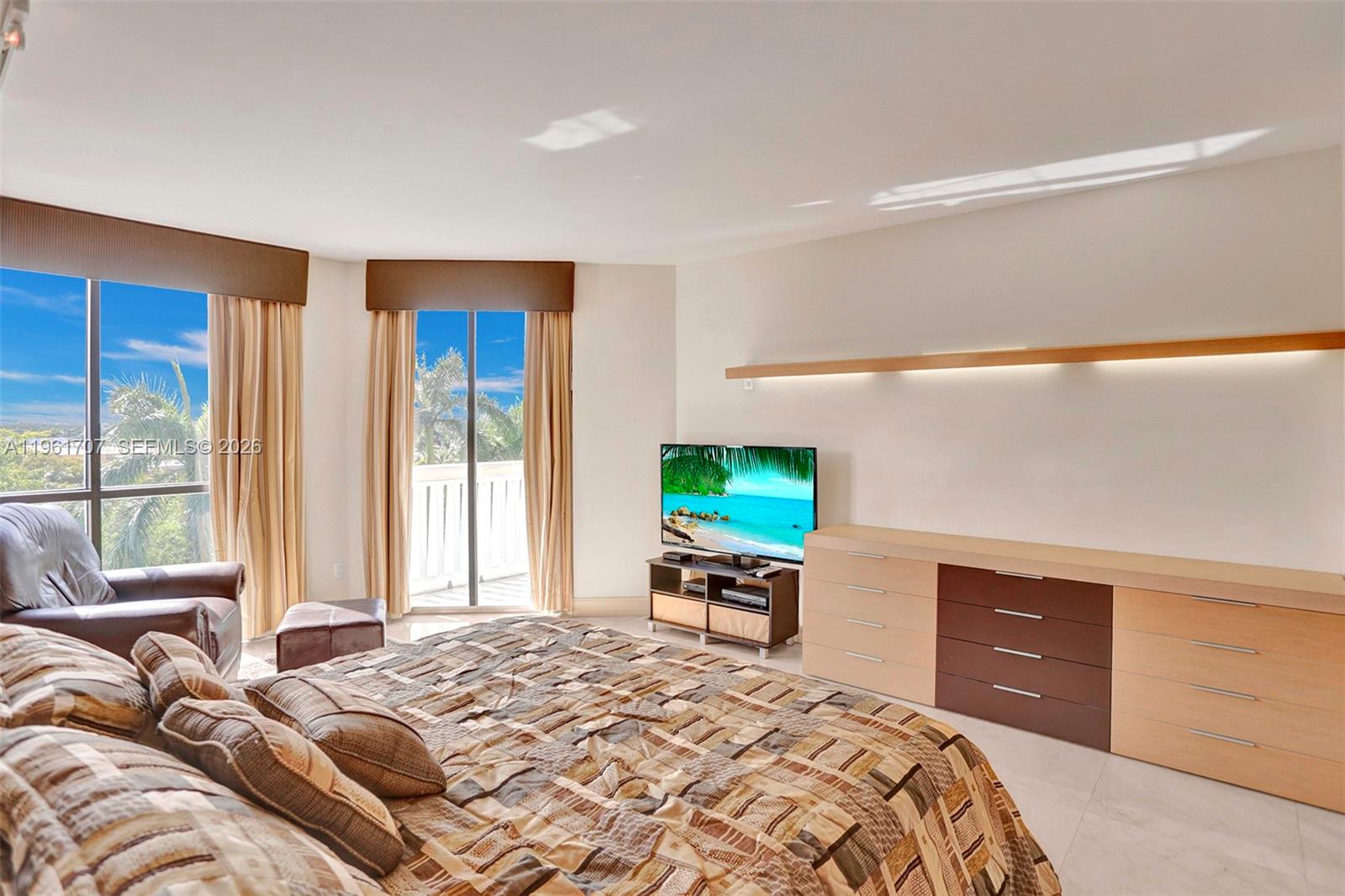 ¤2000 ISL BLVD WILLIAMS IS - Residential