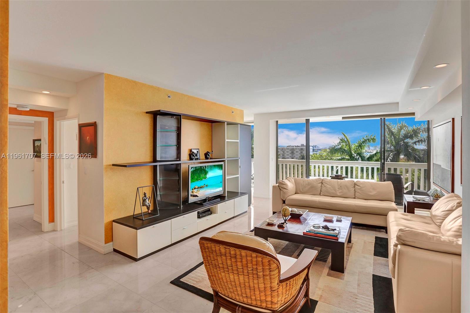 2000 Island Blvd 503