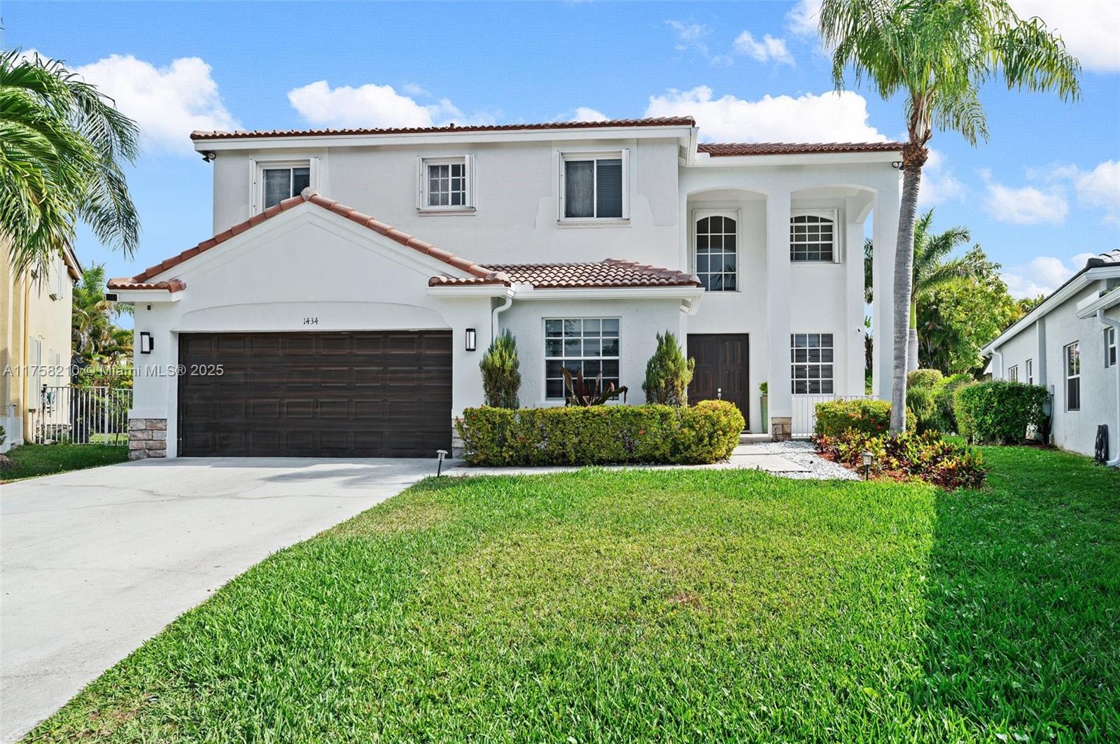 1434 Thrush Ct, Weston, Broward County, Florida - 7 Bedrooms  
4 Bathrooms - 