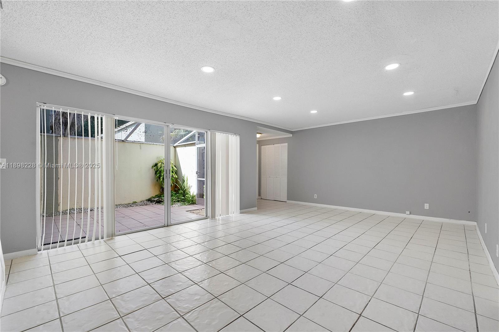 WOODGLEN CONDO - Residential