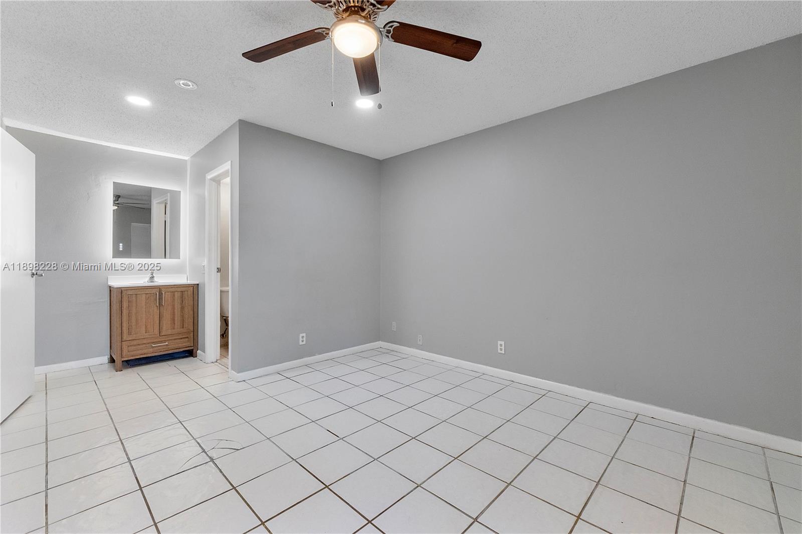 WOODGLEN CONDO - Residential