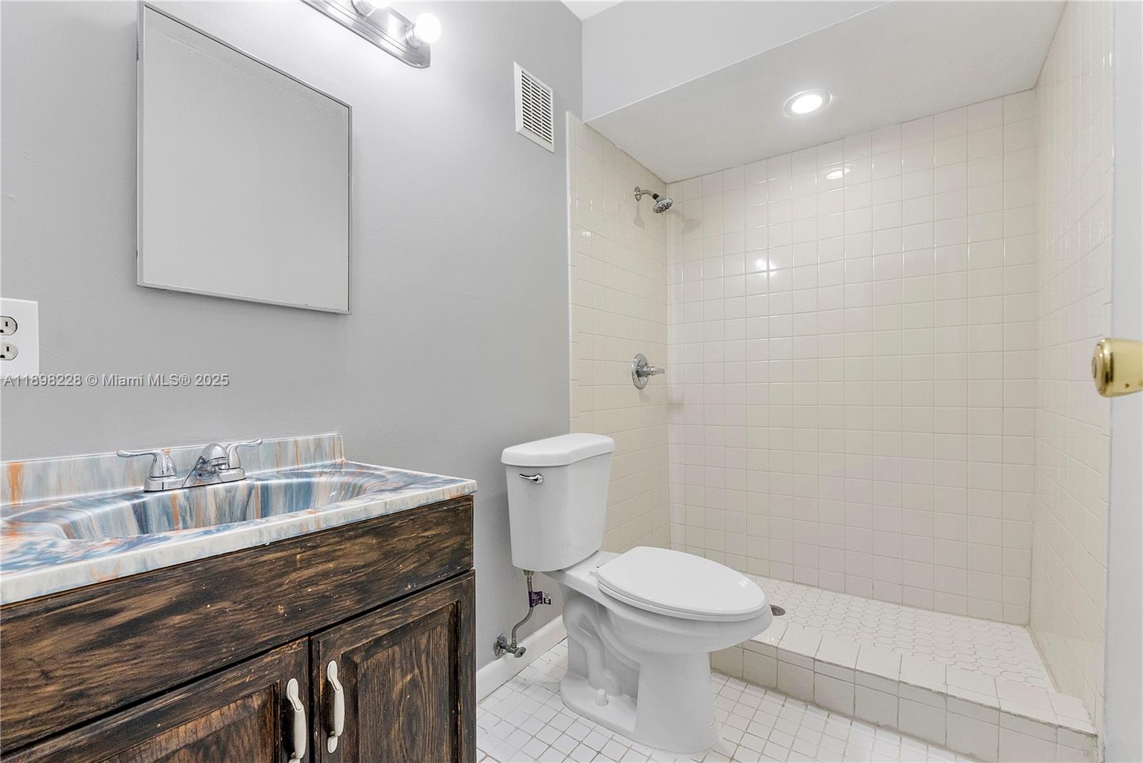 WOODGLEN CONDO - Residential