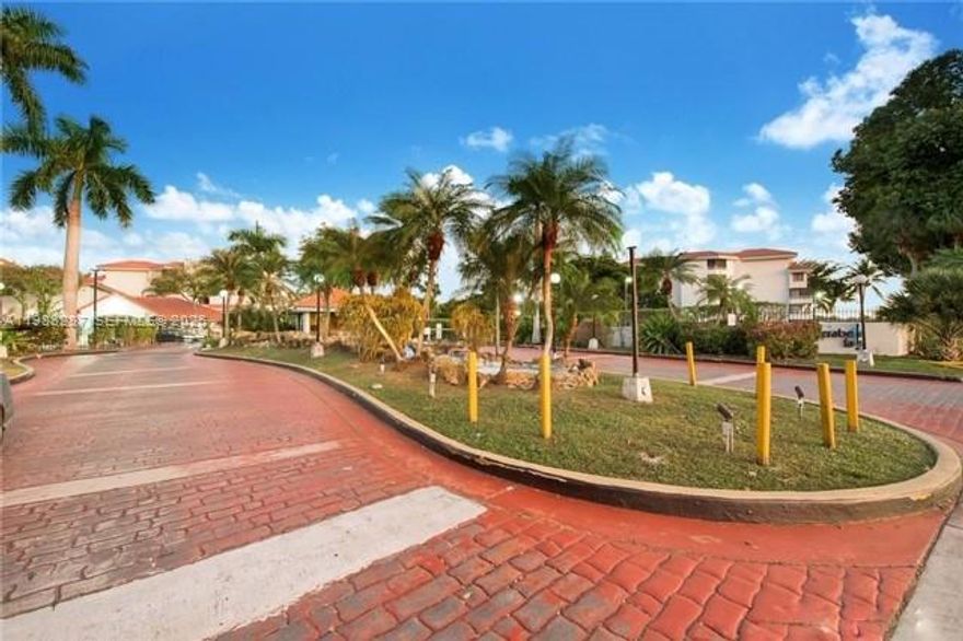 Charming 2-bedroom, 1-bath residence located in the highly desirable Verabella Falls community. This gated community offers security patrol, a community pool, fitness center, and more.

Centrally located near major highways, shopping, and top-rated A+ schools, this property offers both convenience and comfort.