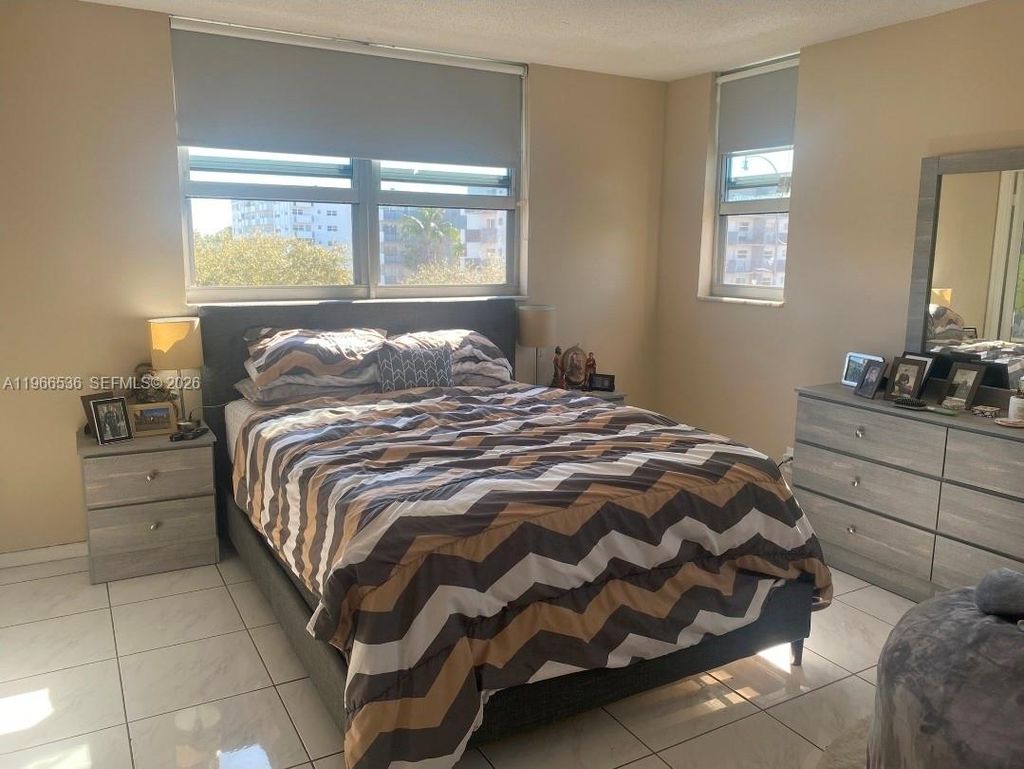 Photo of Hollywood, FL 33020 (MLS # A11966536)