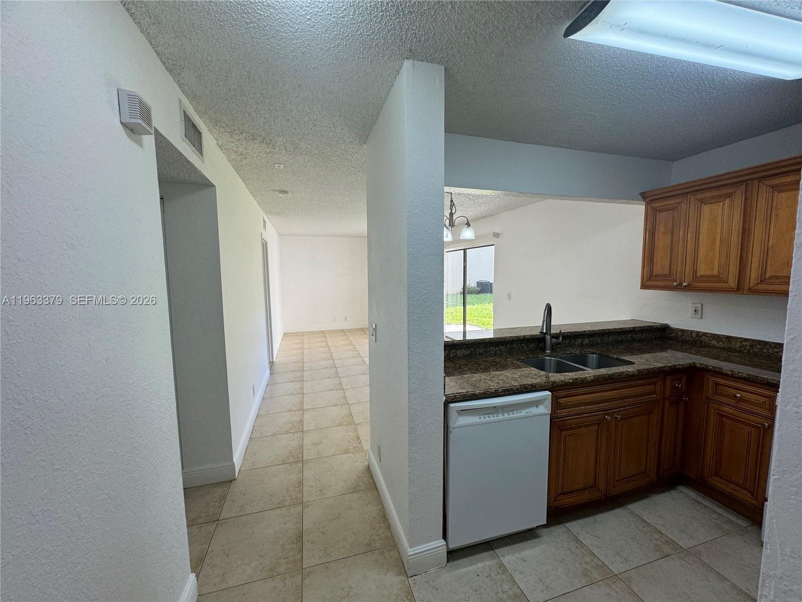 PALM BEACH PLACE CONDO - Residential Lease