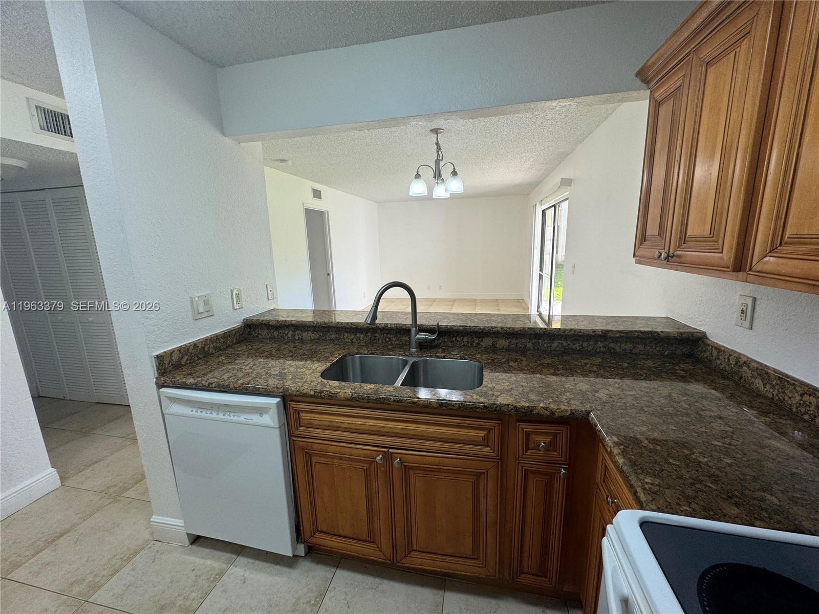 PALM BEACH PLACE CONDO - Residential Lease